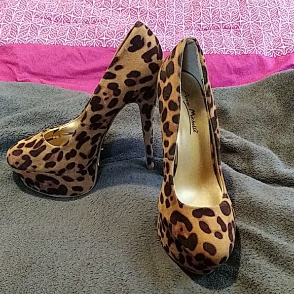 Shoes - Picture 1 of 1